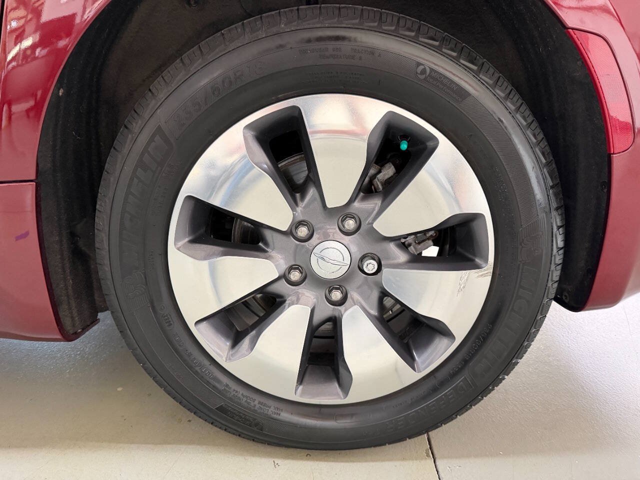 Used 2017 Chrysler Pacifica Platinum FWD image 28