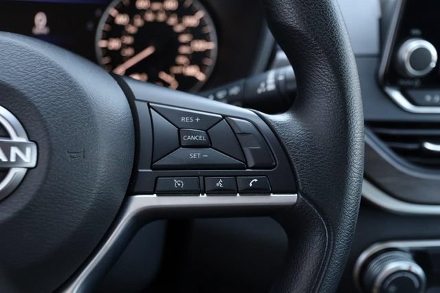 Certified 2025 Nissan Altima 2.5 SV FWD image 12