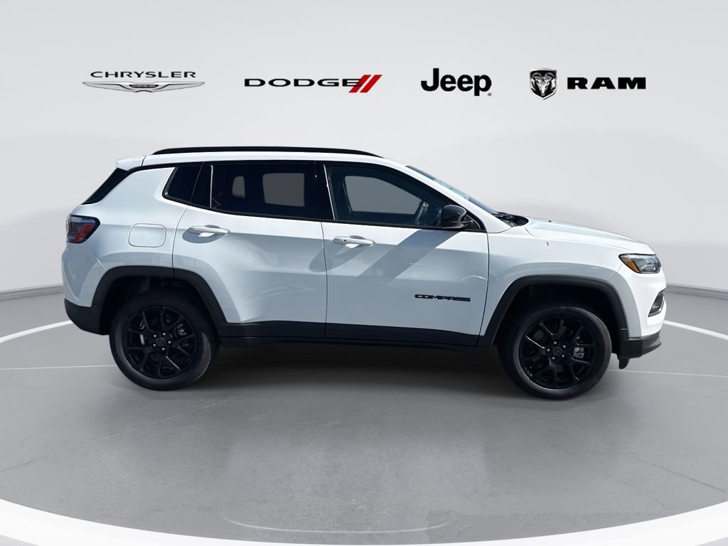 New 2026 Jeep Compass Latitude image 2