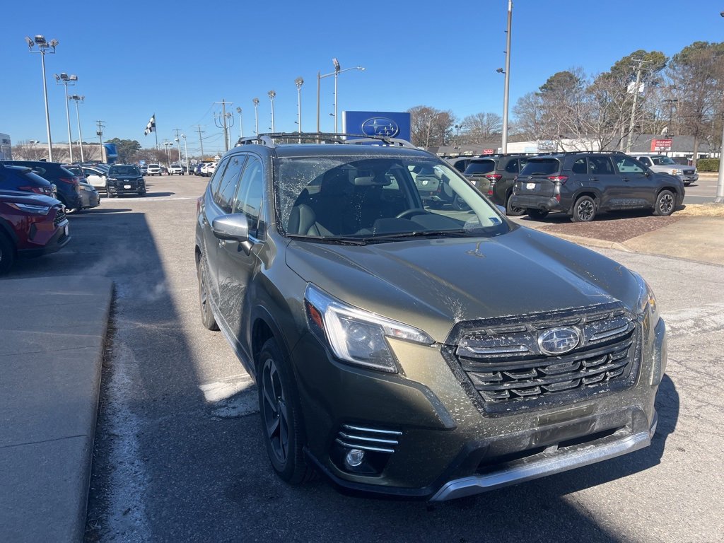 Used 2023 Subaru Forester Touring image 2