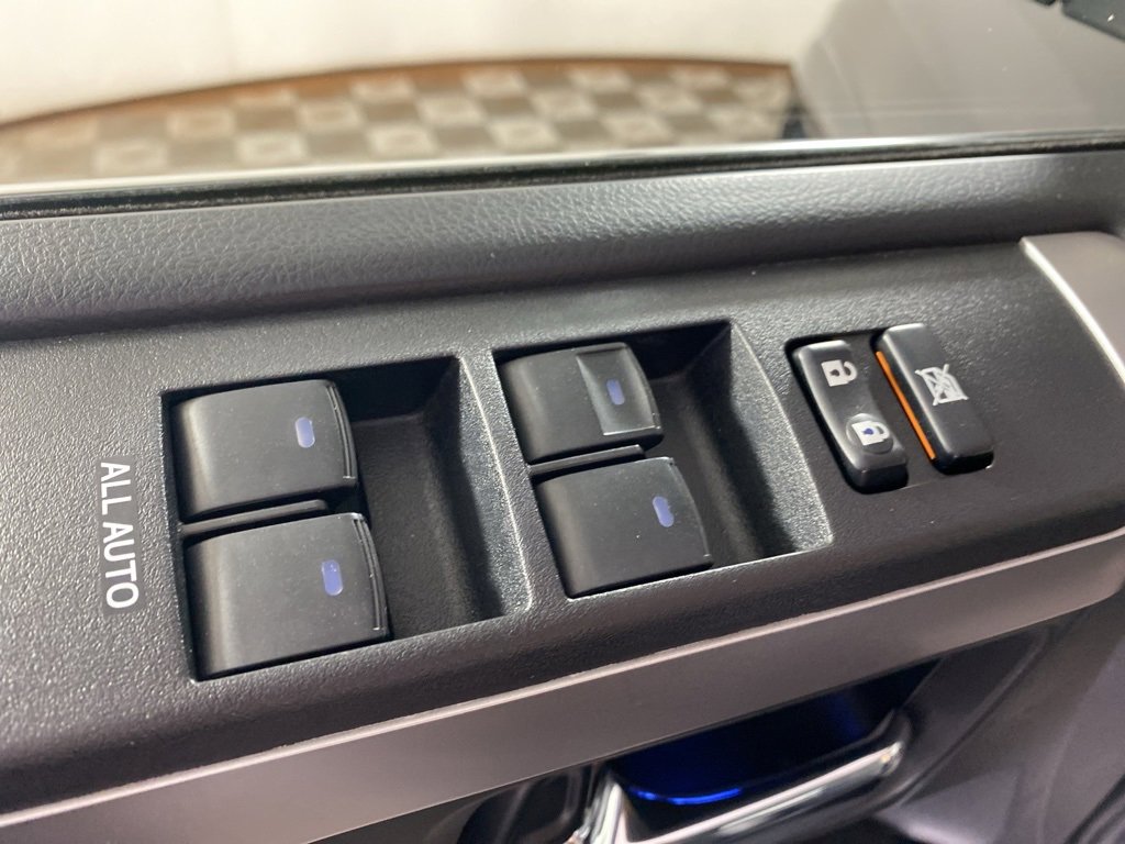 Used 2018 Toyota 4Runner Limited image 19