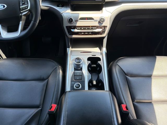 Used 2020 Ford Explorer XLT w/ Equipment Group 202A AWD/4WD image 21