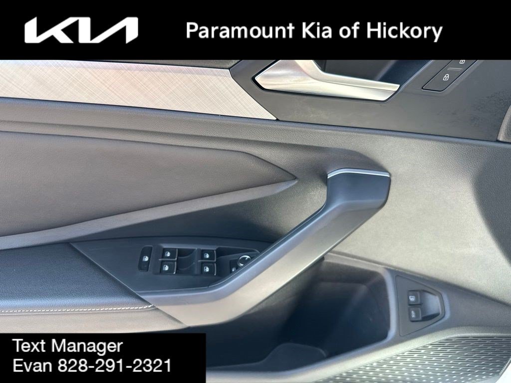 Used 2023 Volkswagen Jetta SE FWD image 16