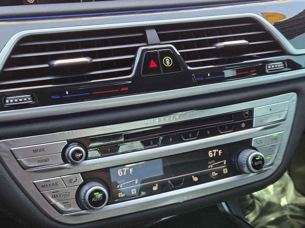 Used 2019 BMW 740i xDrive 740i xDrive w/ M Sport Package image 17