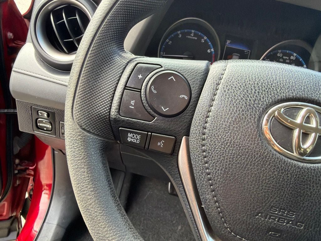 Used 2018 Toyota RAV4 LE AWD/4WD image 17