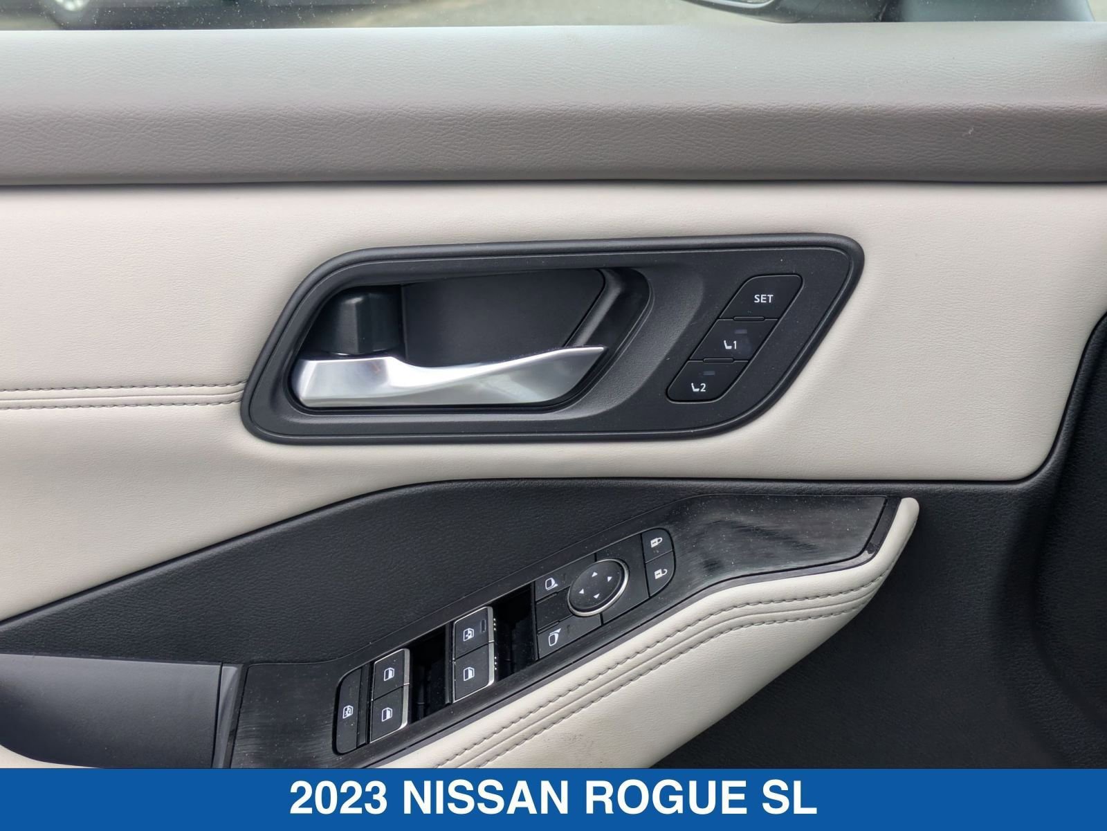 Used 2023 Nissan Rogue SL AWD/4WD image 13
