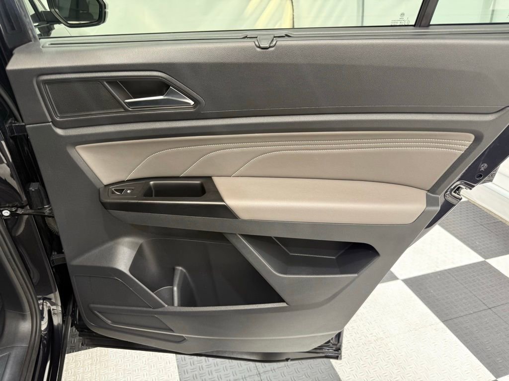 Used 2021 Volkswagen Atlas SE w/ Panoramic Sunroof Package image 25