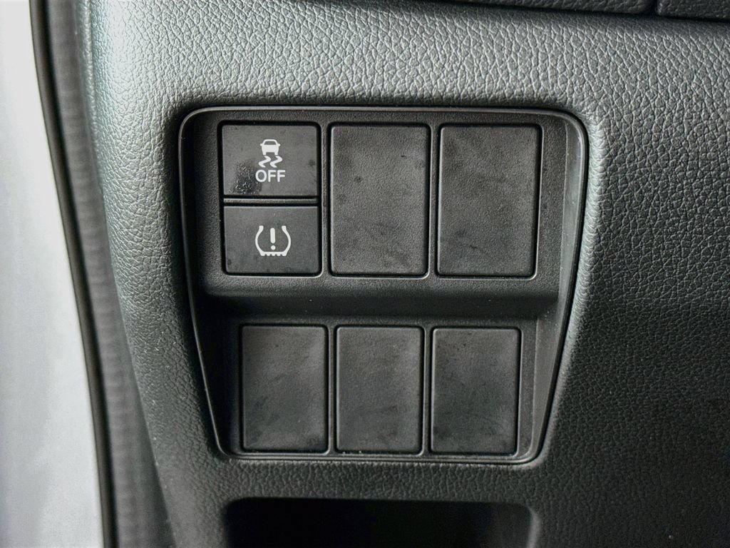 Used 2018 Honda CR-V LX image 8