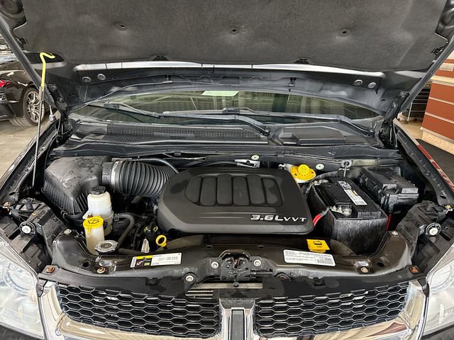 Used 2016 Dodge Grand Caravan American Value Package w/ UConnect Hands-Free Group image 28