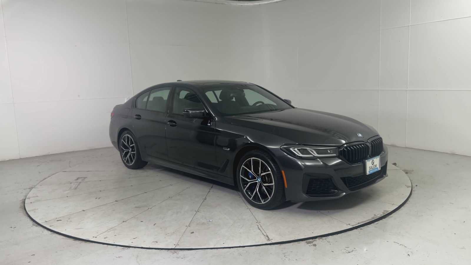 Used 2023 BMW 530e xDrive w/ Premium Package AWD/4WD image 8