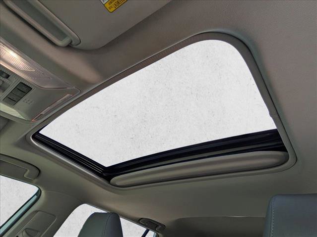 Used 2022 Toyota RAV4 XLE Premium AWD/4WD image 15