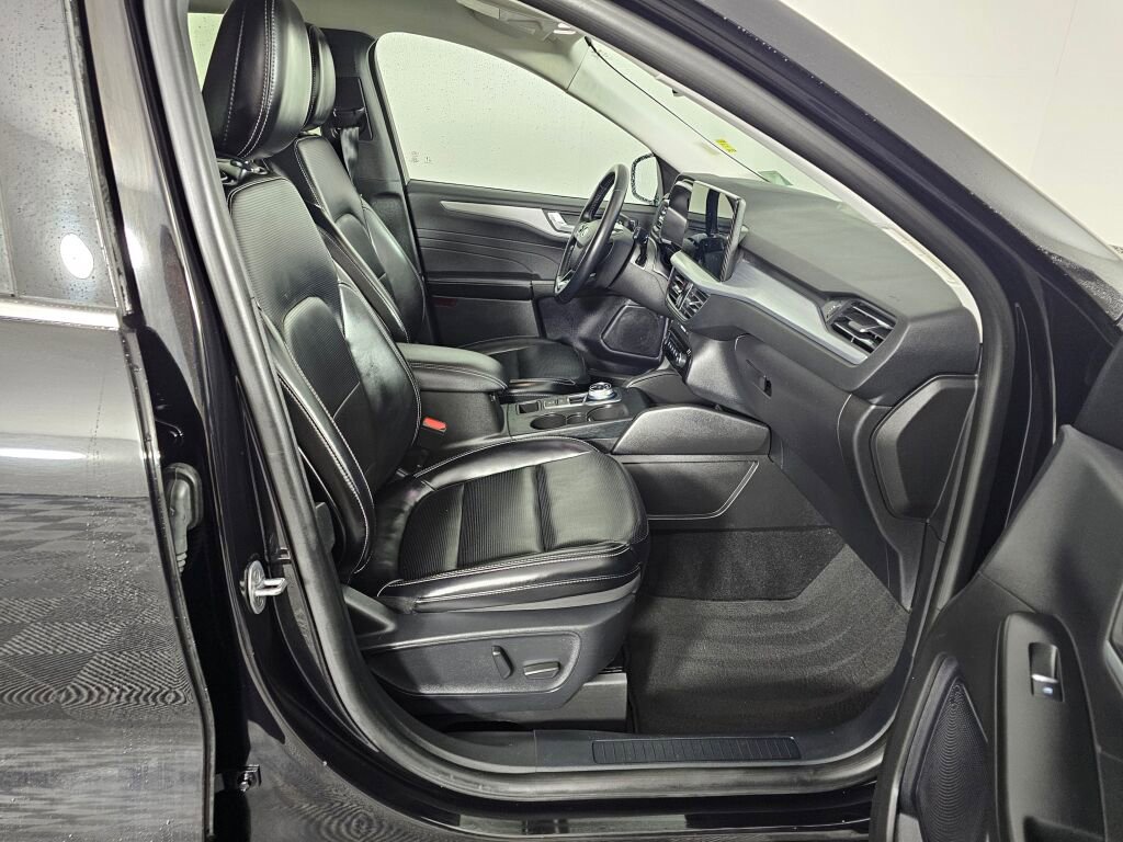 Used 2024 Ford Escape Platinum image 38