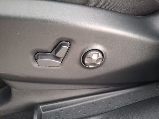 New 2026 Chrysler Pacifica Select image 10