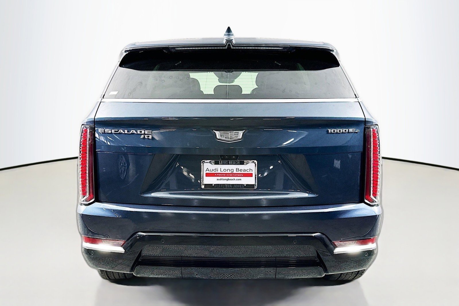 Used 2025 Cadillac Escalade IQ Luxury 2 w/ LPO, Premium Carpet Package AWD/4WD image 3