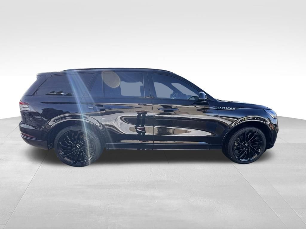 Used 2025 Lincoln Aviator Reserve w/ Jet Appearance Package image 6