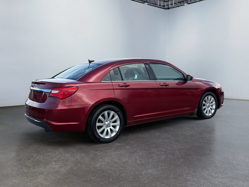 Used 2014 Chrysler 200 Touring FWD image 3