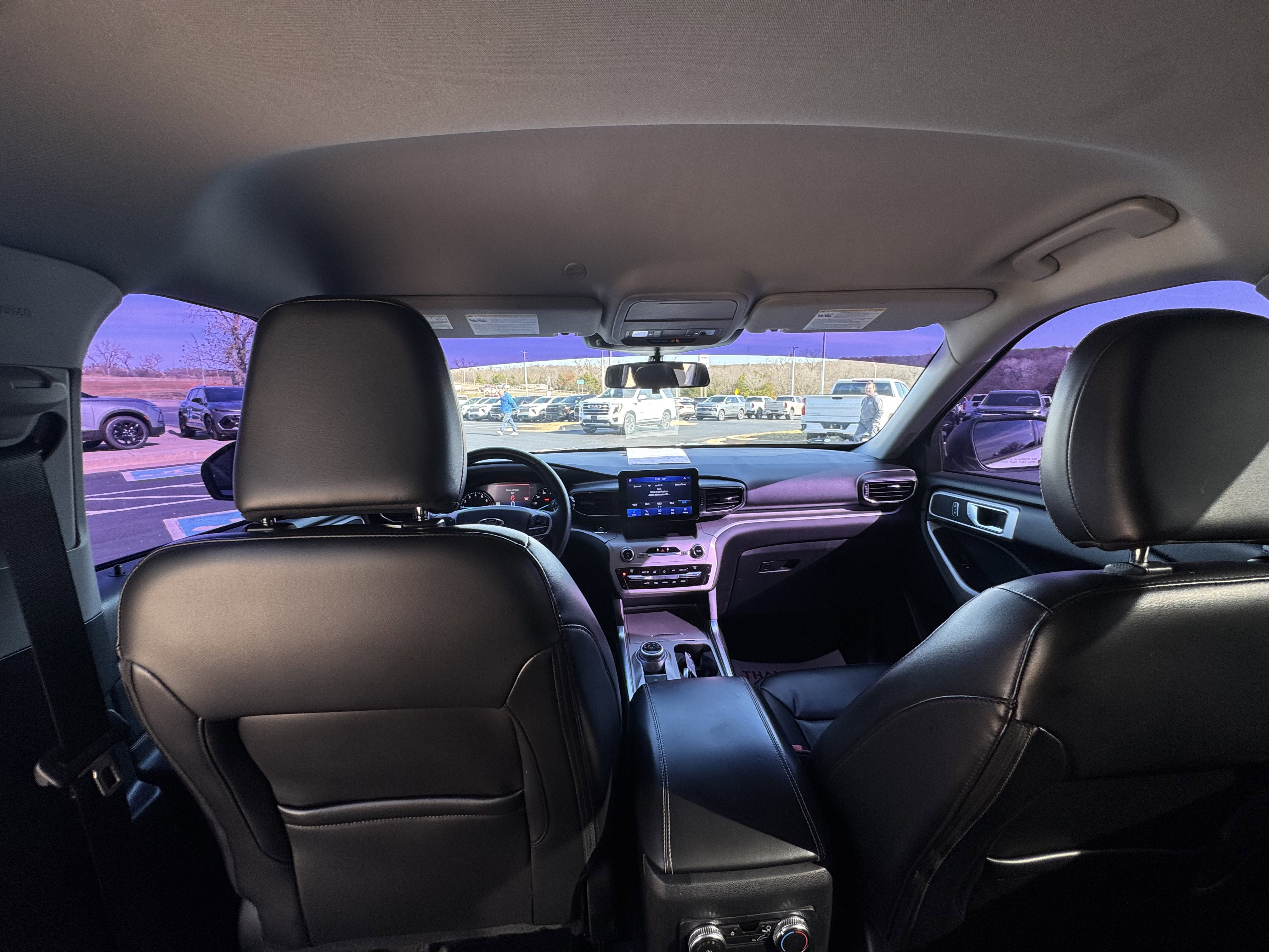 Used 2021 Ford Explorer XLT w/ Equipment Group 202A image 11