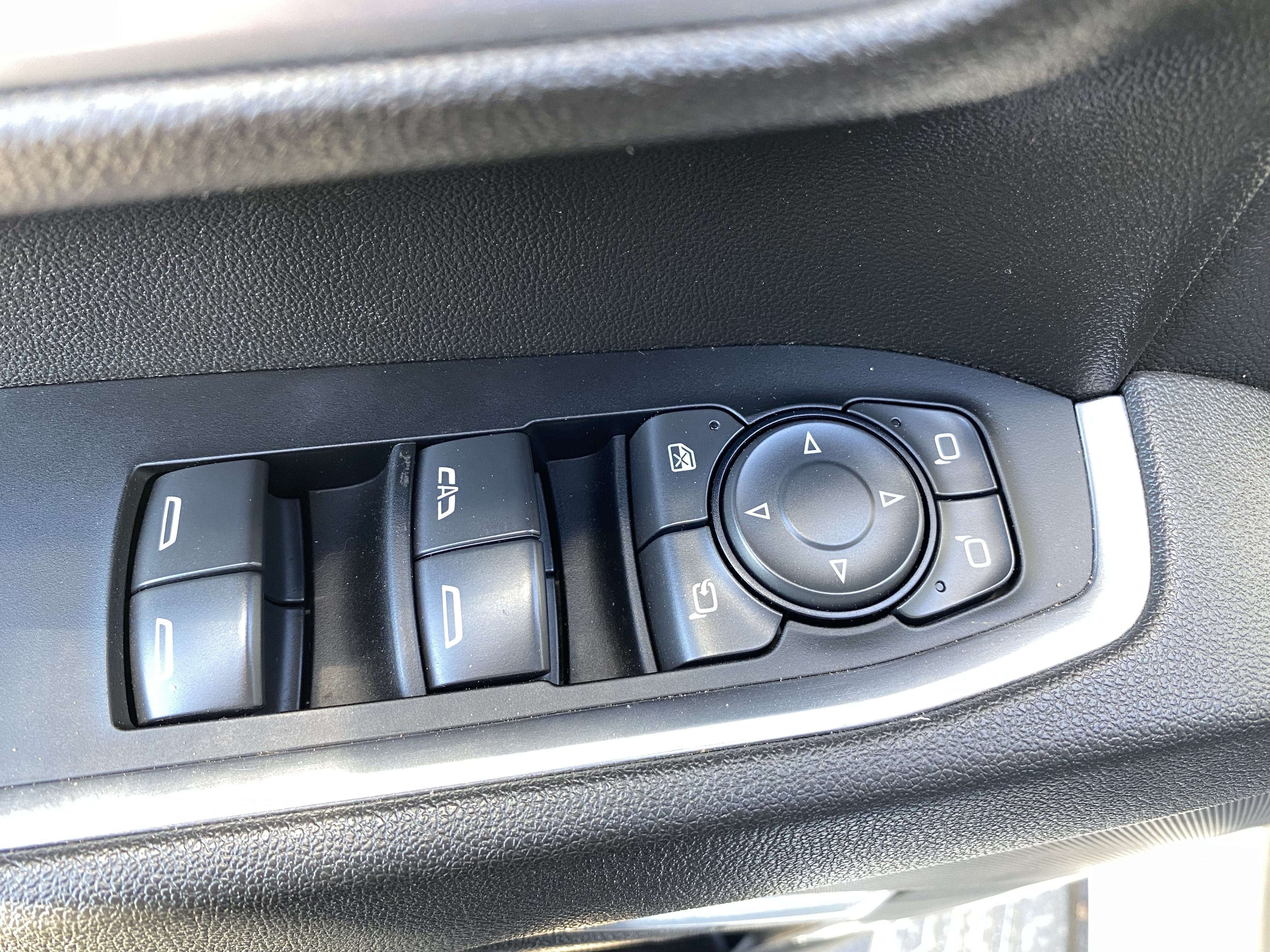 Used 2025 Chevrolet Silverado 2500 LT w/ Safety Package AWD/4WD image 18