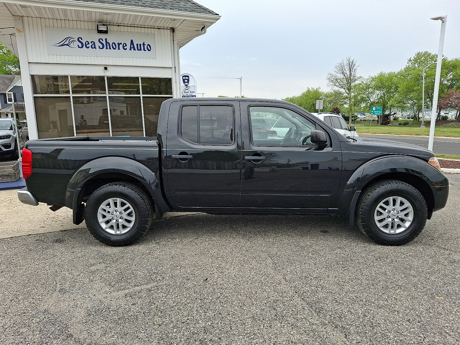 Used 2018 Nissan Frontier SV w/ Value Truck Package AWD/4WD image 7