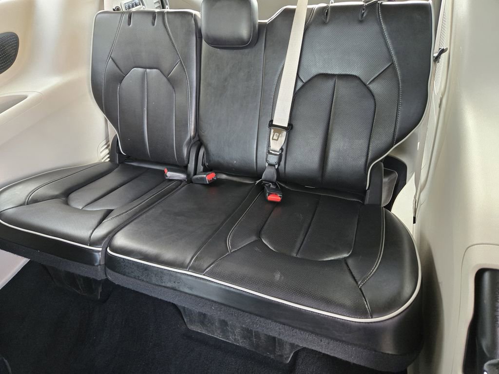 Used 2022 Chrysler Pacifica Limited image 29