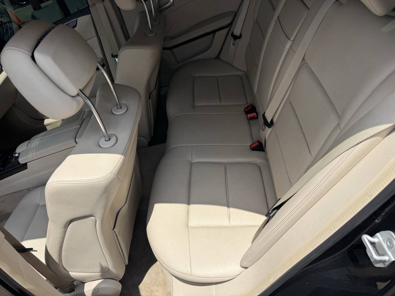 Used 2016 Mercedes-Benz E 350 4MATIC Sedan w/ Premium Package image 20