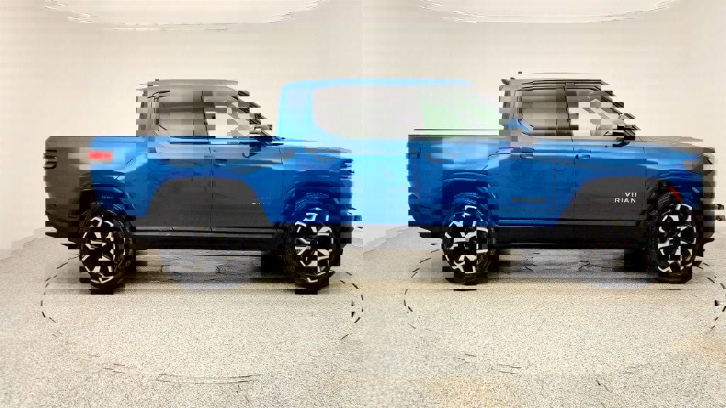 Used 2022 Rivian R1T Adventure image 4