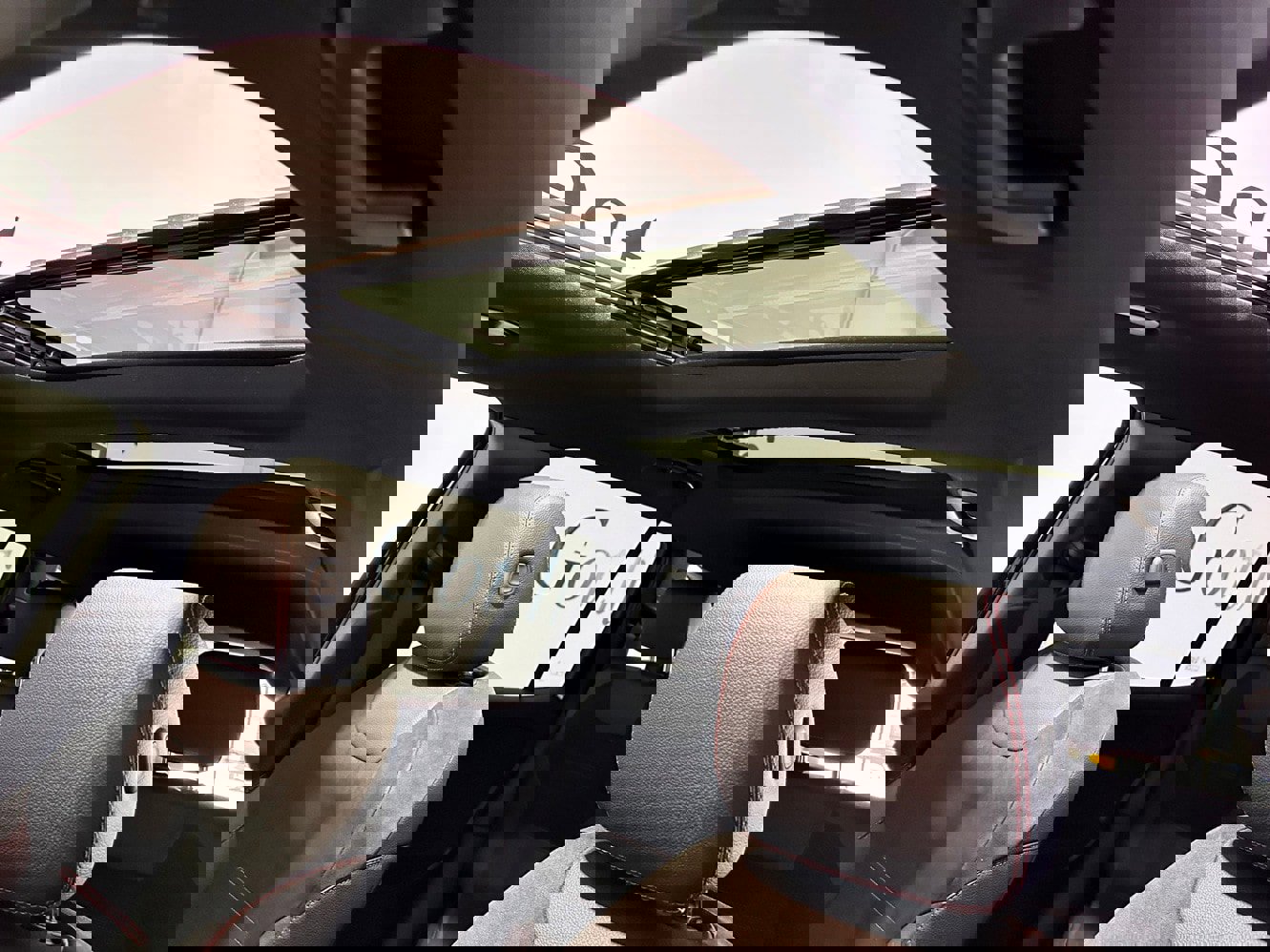 Used 2024 Mercedes-Benz GLB 250 4MATIC image 28