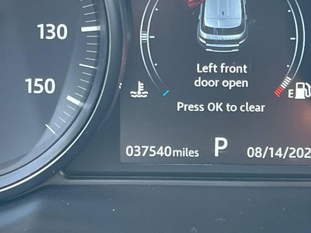 Used 2019 Land Rover Range Rover Evoque HSE image 32