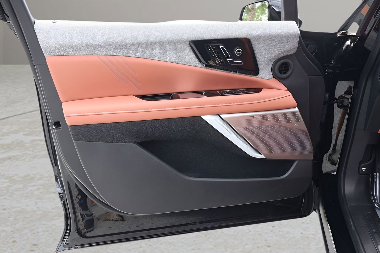 New 2026 Cadillac Optiq Sport 2 RWD image 9