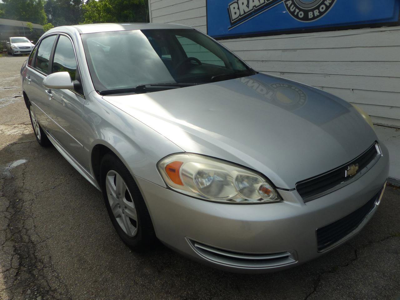 Used 2011 Chevrolet Impala LS FWD image 4
