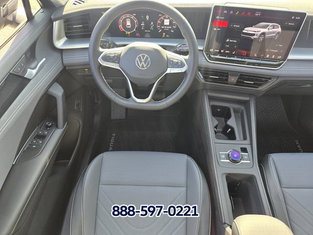 New 2026 Volkswagen Tiguan SE FWD image 9