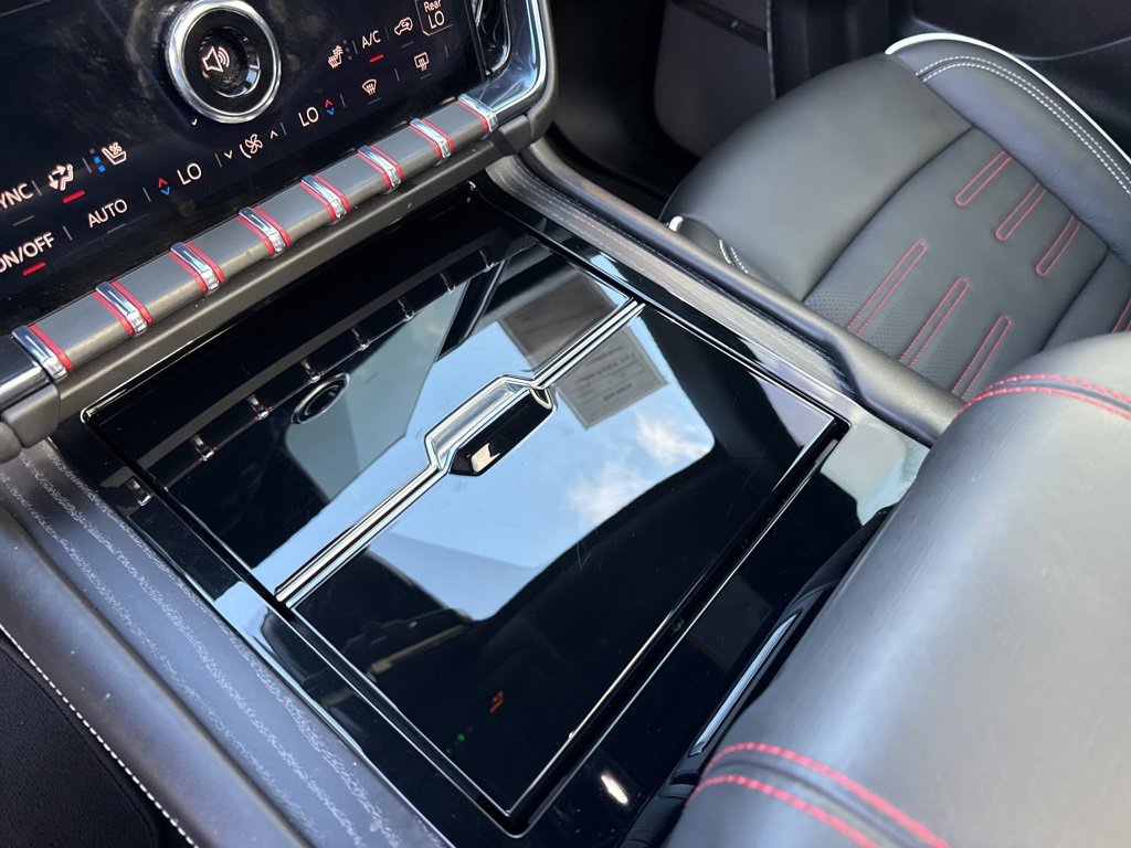 Used 2025 GMC Yukon AT4 Ultimate image 34