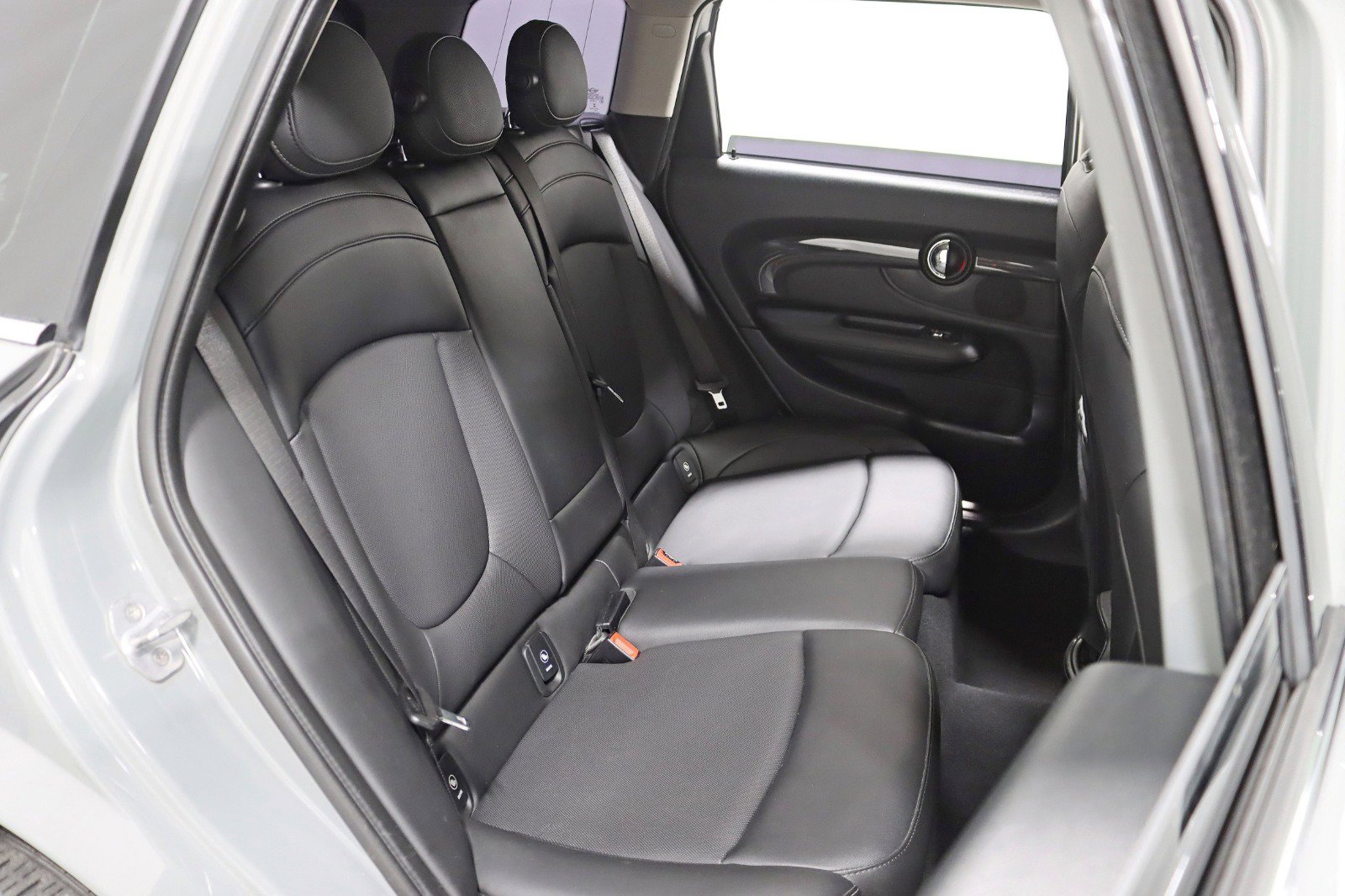 Used 2019 MINI Cooper Clubman S image 25