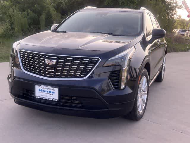 Used 2023 Cadillac XT4 Luxury w/ Cold Weather Package FWD image 2