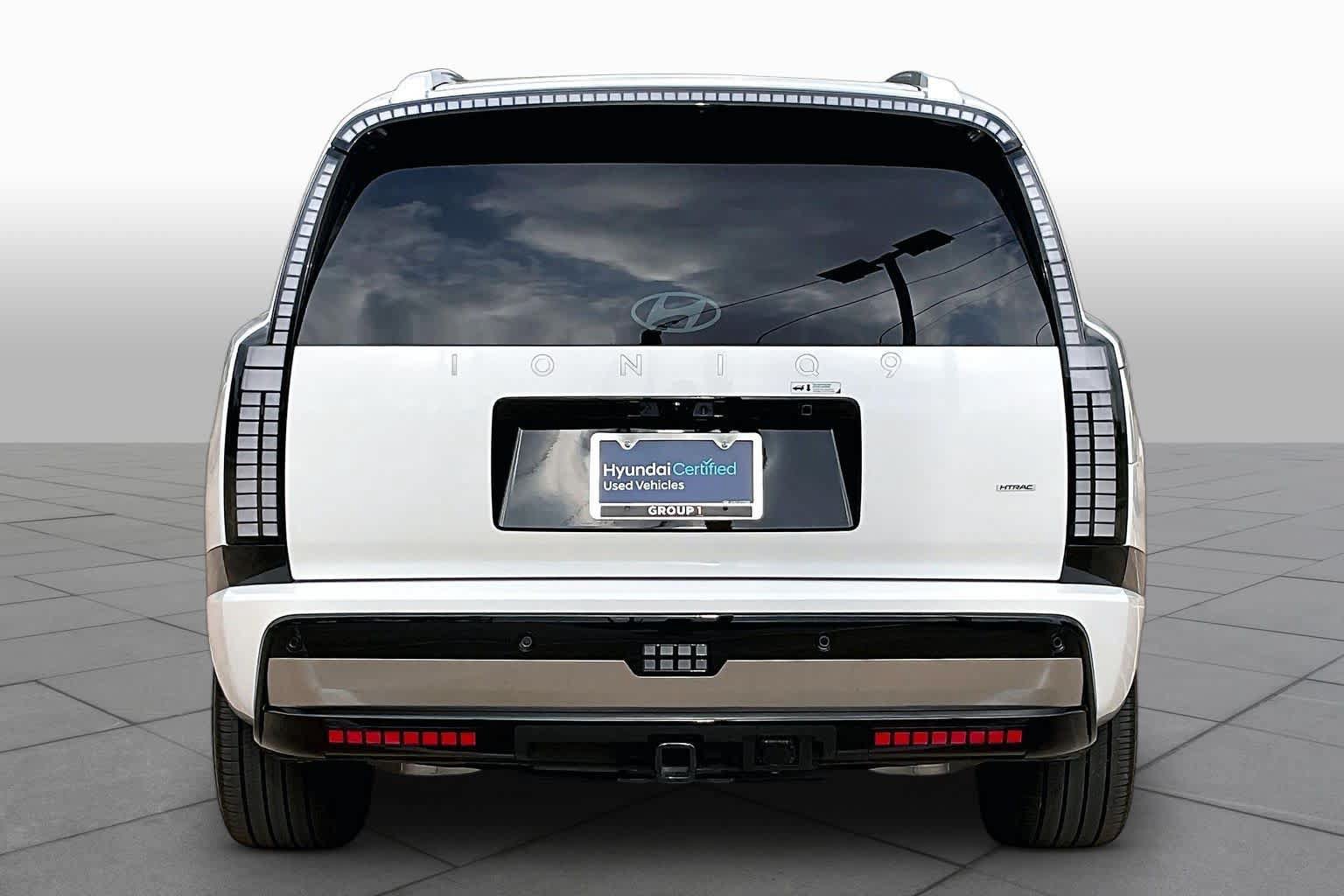 Certified 2026 Hyundai Ioniq 9 Calligraphy w/ Tow & Go Package AWD/4WD image 4