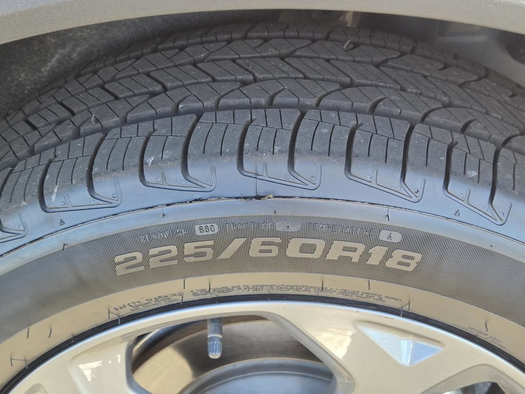 Used 2025 Ford Escape ST-Line Select AWD/4WD image 45