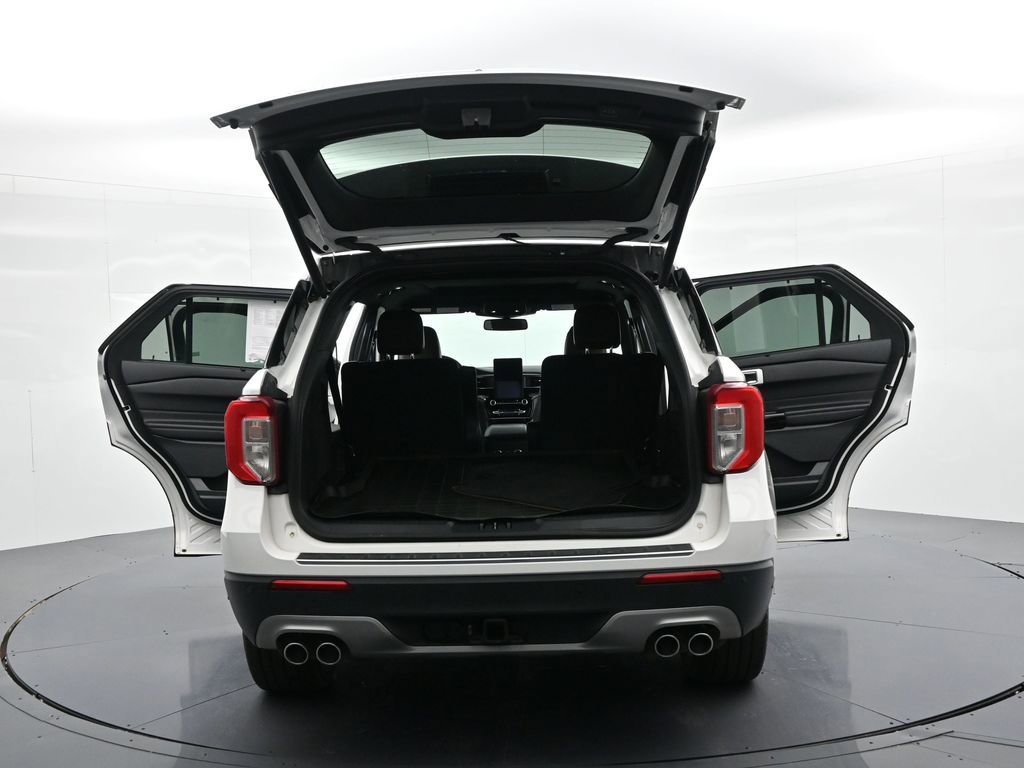 Used 2023 Ford Explorer Platinum w/ Technology Package image 34
