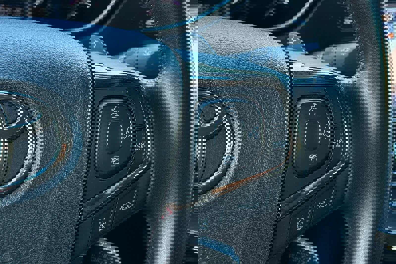 Used 2017 Toyota Avalon Limited image 26