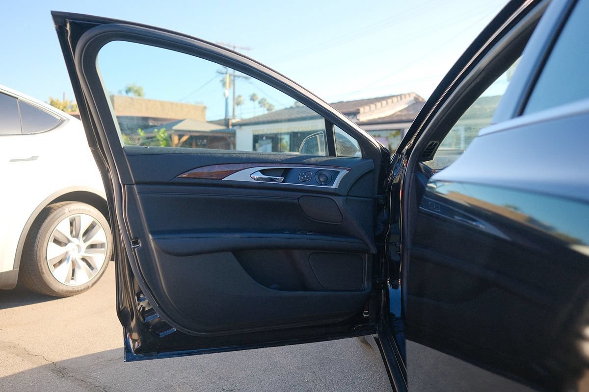 Used 2019 Lincoln MKZ Reserve w/ Reserve Plus Package FWD image 9