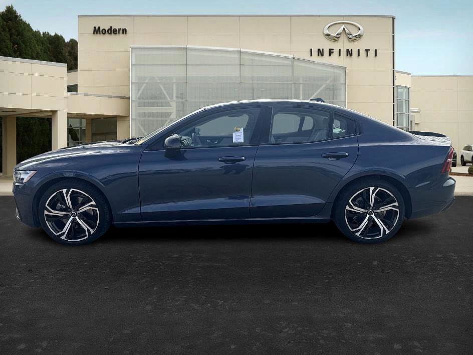 Used 2024 Volvo S60 B5 Core image 5