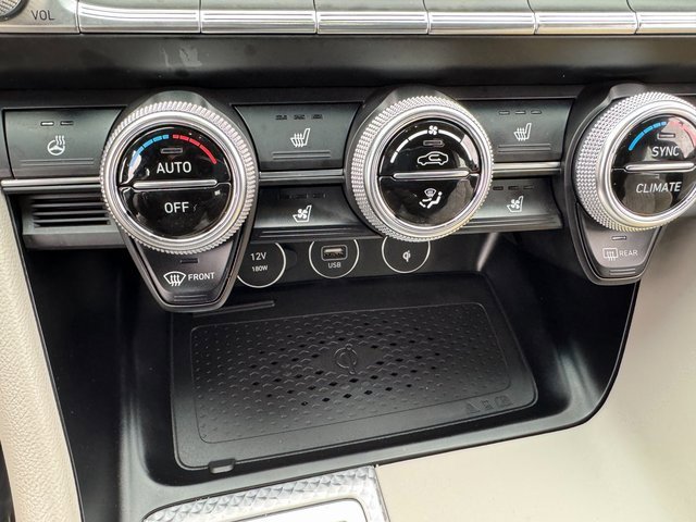 Used 2023 Genesis G70 2.0T w/ Sport Prestige Package image 27