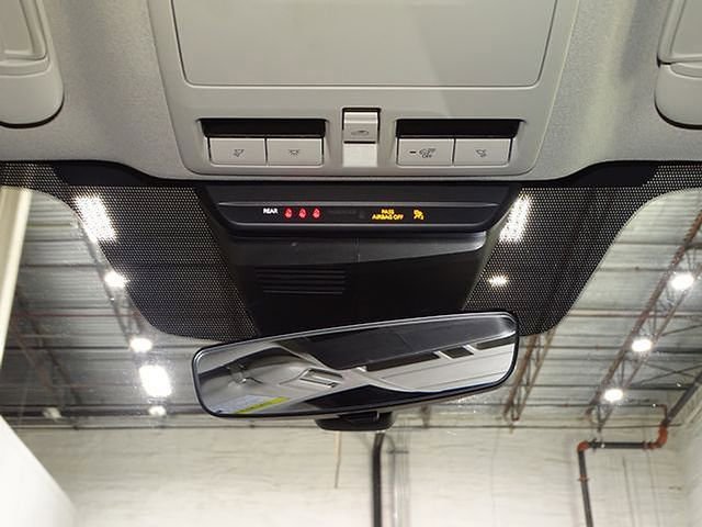 Used 2023 MAZDA MAZDA3 s image 28