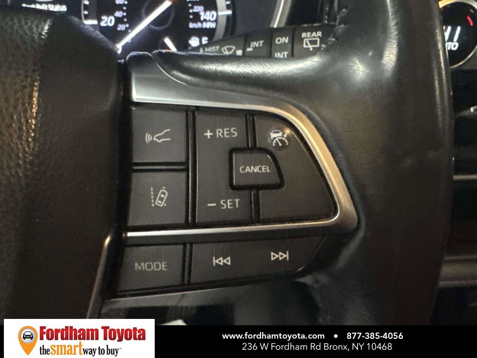 Used 2020 Toyota Highlander XLE image 22