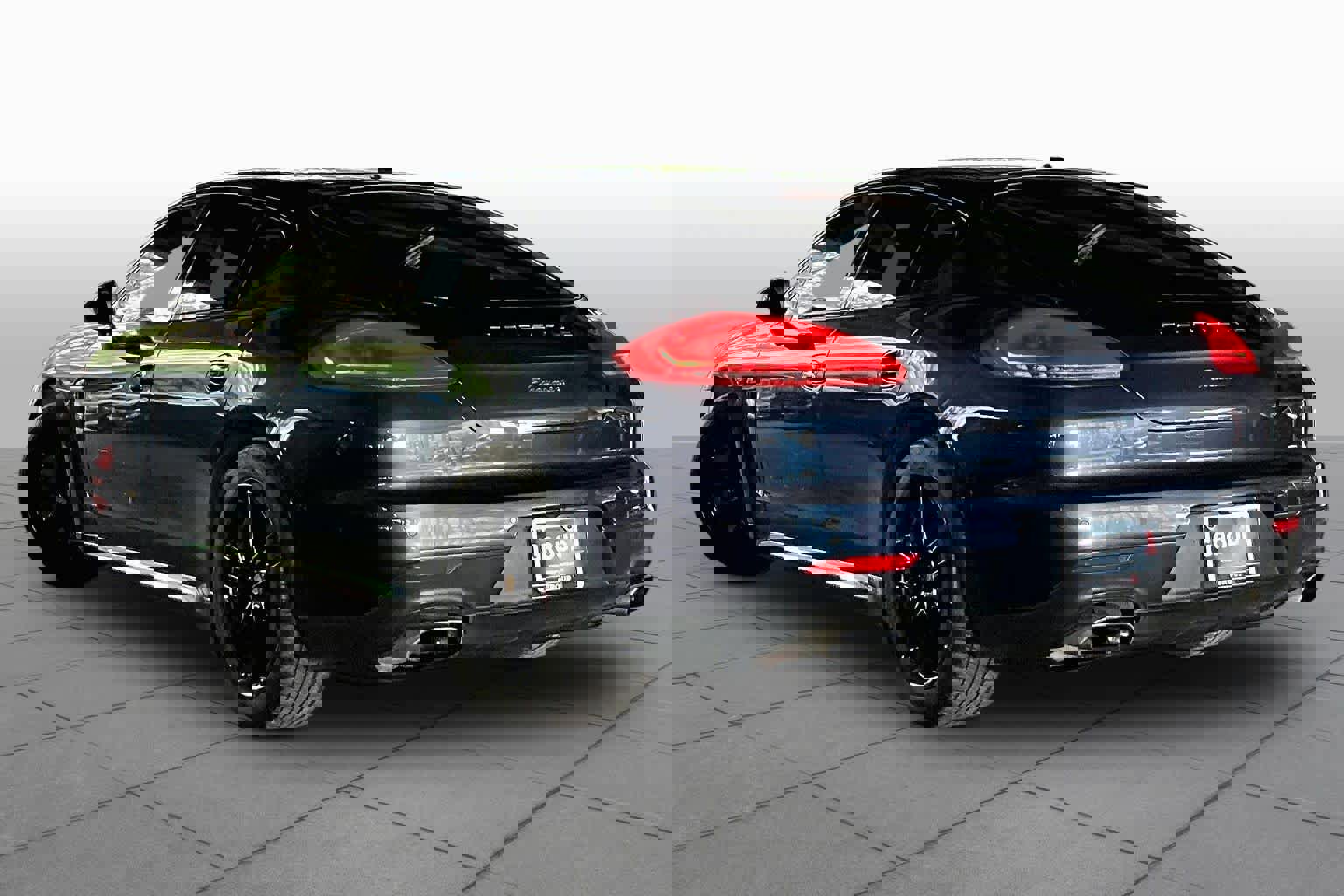 Used 2014 Porsche Panamera image 11