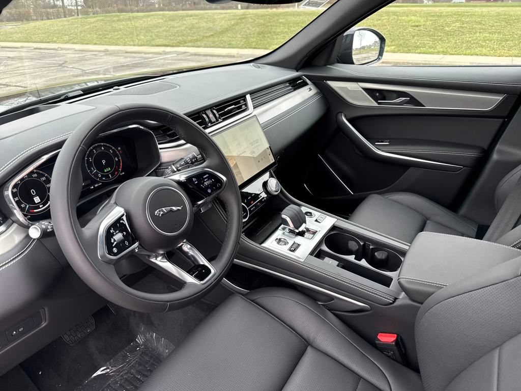 Used 2026 Jaguar F-PACE R-Dynamic S AWD/4WD image 14
