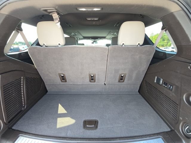 Used 2023 Chevrolet Tahoe Z71 w/ Luxury Package AWD/4WD image 14