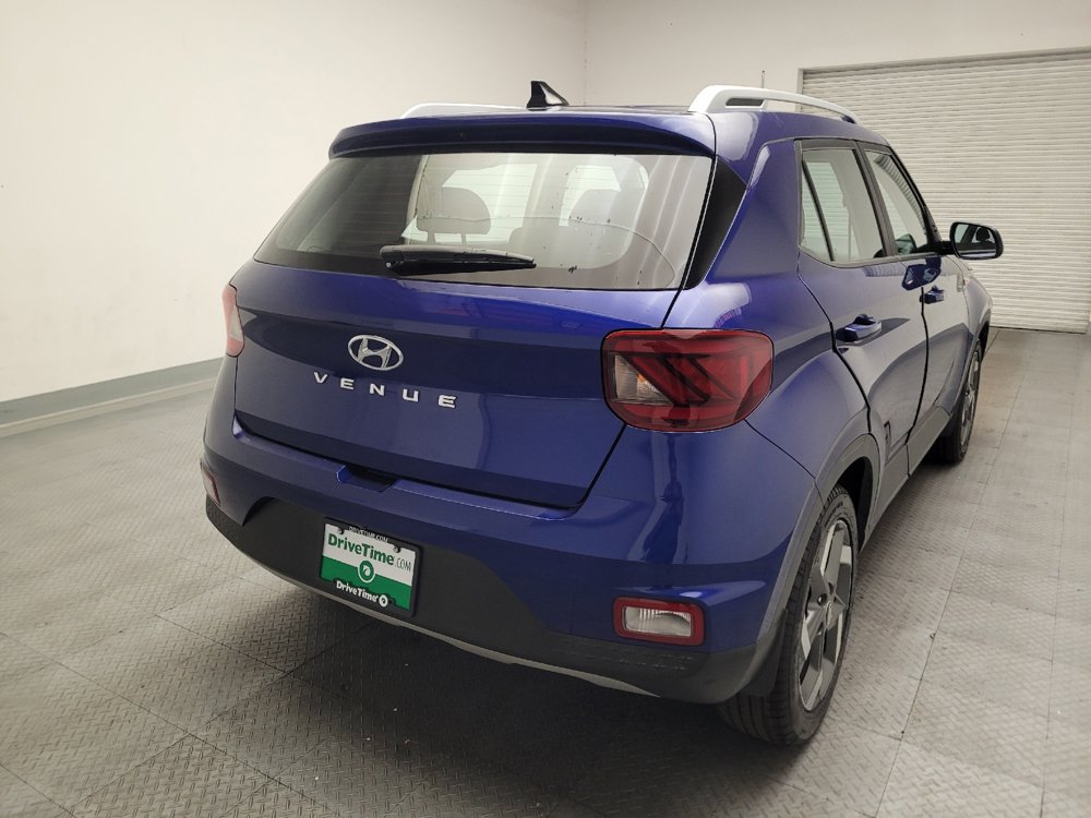Used 2021 Hyundai Venue SEL w/ Premium Package FWD image 7
