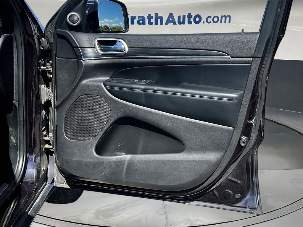Used 2019 Jeep Grand Cherokee Limited w/ Trailer Tow Group IV AWD/4WD image 32