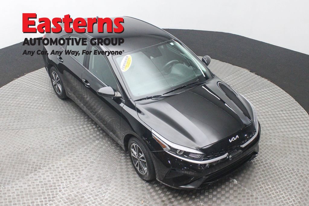 Used 2023 Kia Forte LXS image 3