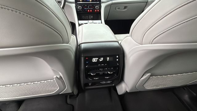 Used 2022 Jeep Grand Cherokee L Overland image 21